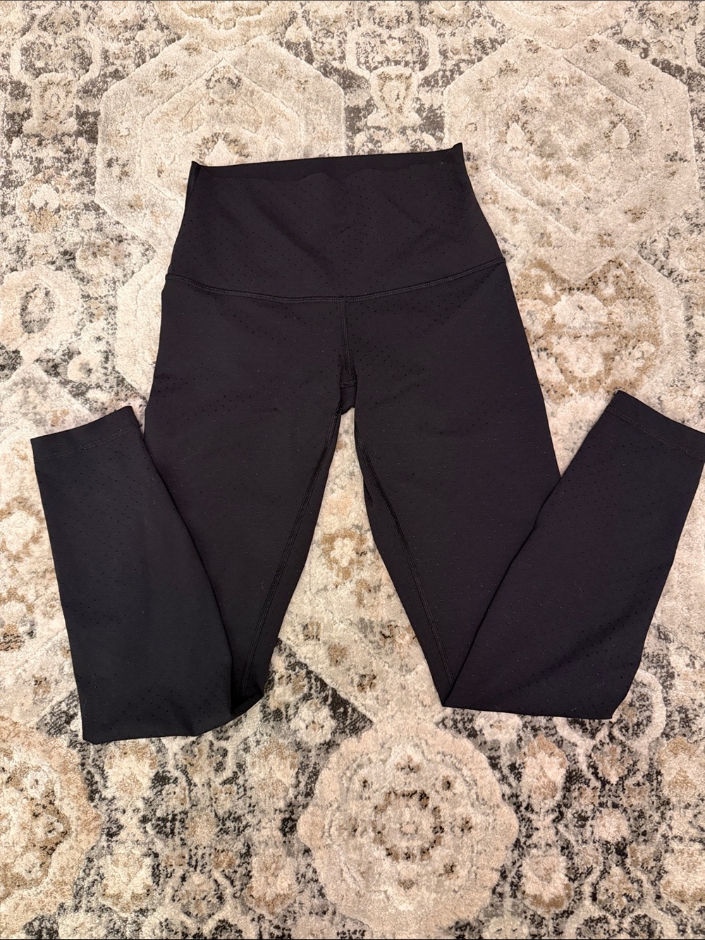 Lululemon High-Waist Black Women's Active Leggings, size 6